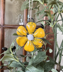 HANGING YELLOW DAISY ORNAMENT *NEW* AVAIL JAN 2026